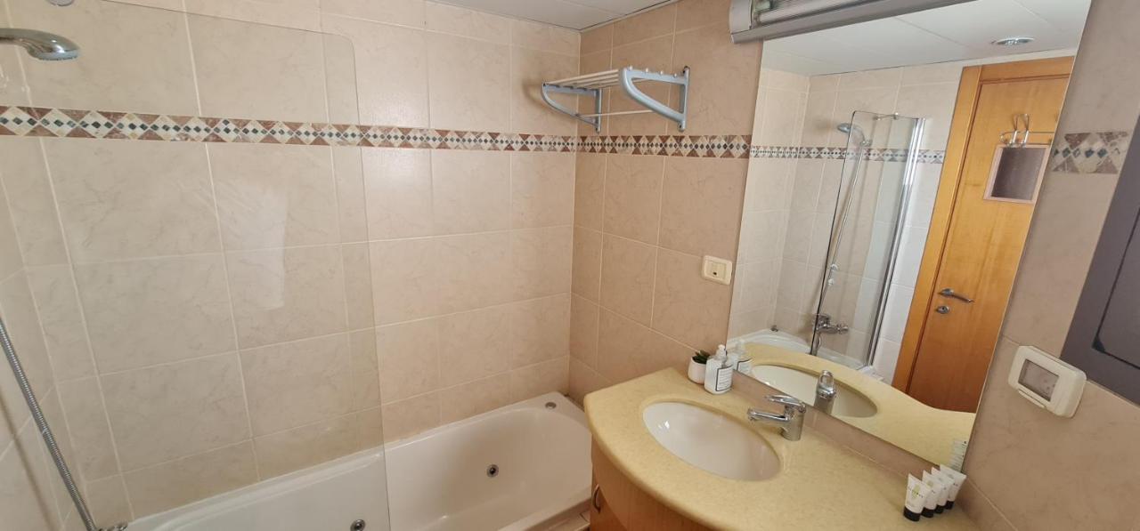 Apartment 2 Bedroom With Sea View - By Amdar Apartmets *
